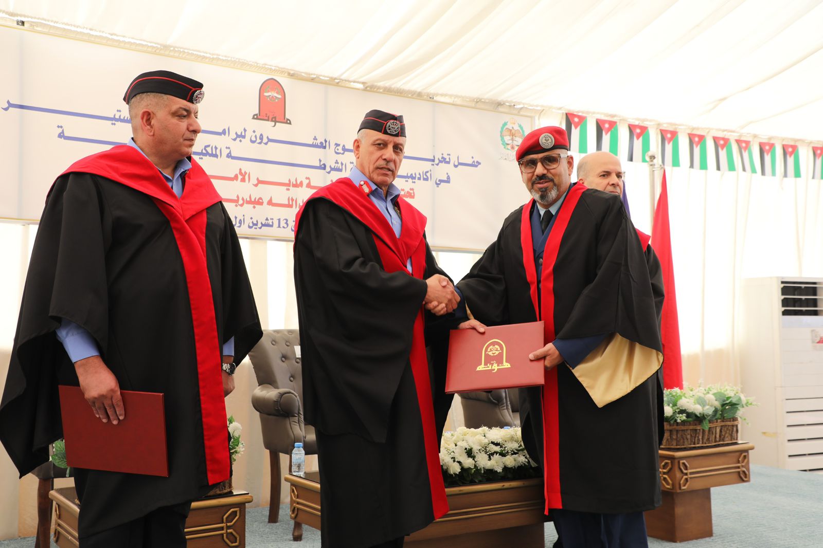 اللواء المعايطة يرعى حفل تخريج الفوج العشرين من طلبة الماجستير في أكاديمية الشرطة الملكية