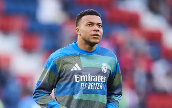 أزمة تلوح في الأفق بين ريال مدريد وفرنسا بسبب مبابي