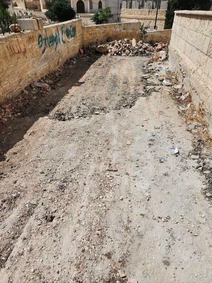 شكاوى في بيت يافا بمحافظة إربد من تجريف طريق مسجد سعد والمقبرة وترك الحجارة على جانبه