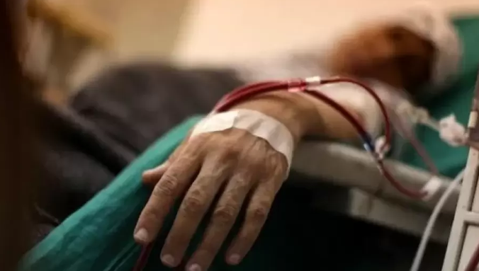 أنين بلا مسكّن ..  مرضى غزة في قبضة الجوع والحرمان  