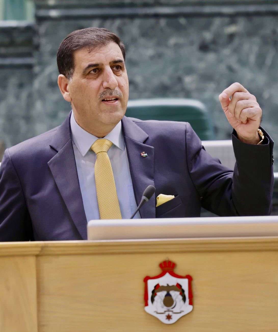 القبلان: ابن عمي تعيّن بعمر الـ 46 ومات قهرًا لعدم حصوله على راتب