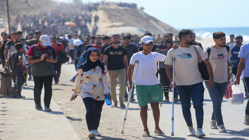غزة ..  استمرار عودة آلاف النازحين من الجنوب إلى المدينة ومناطق في الشمال