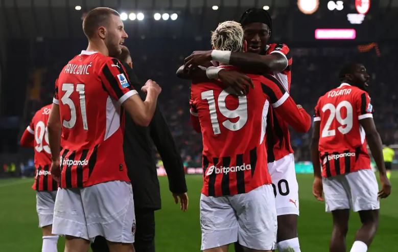 ميلان يتفق على بيع نجمه إلى الهلال