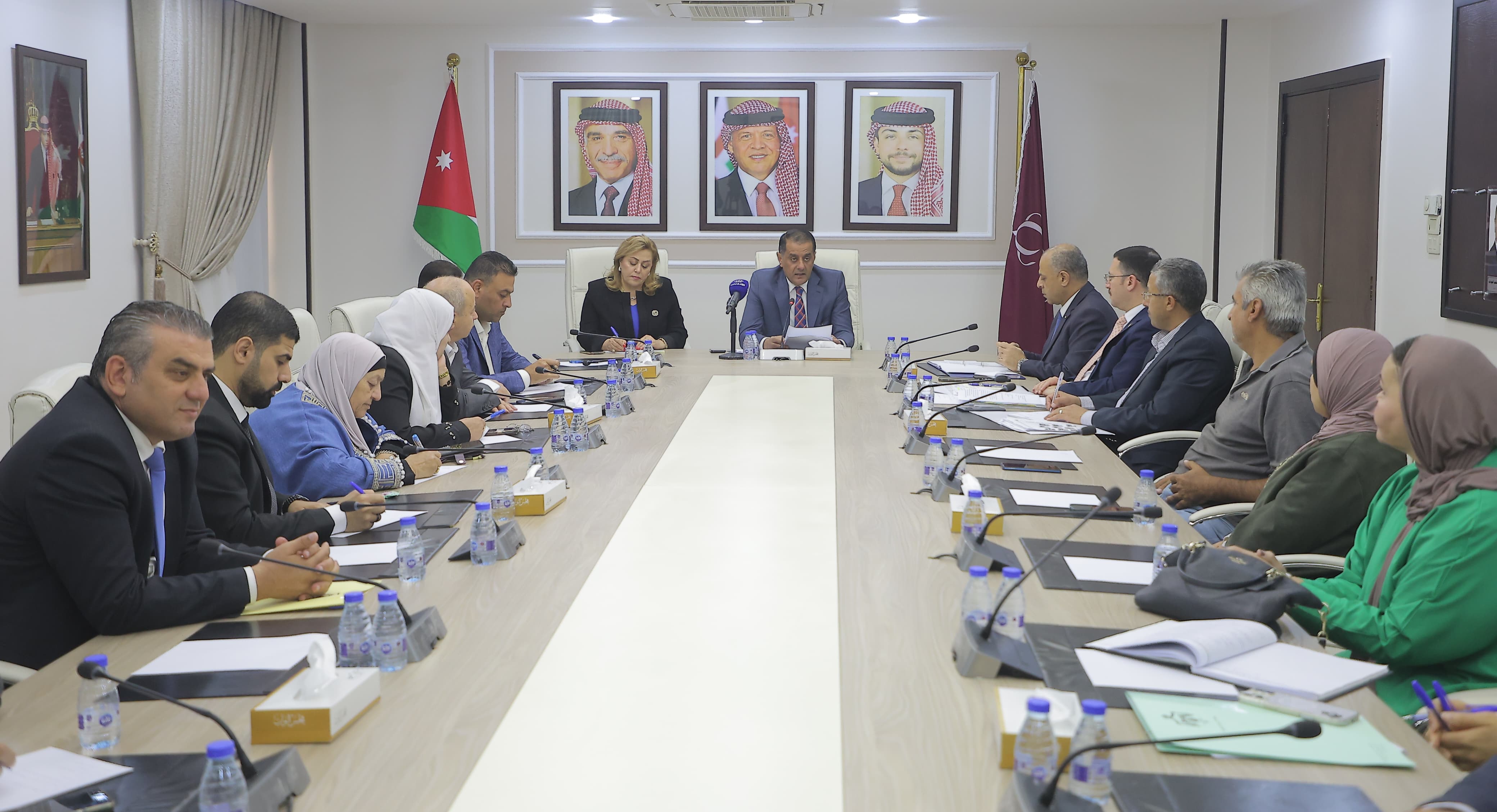 "الإدارية النيابية" تناقش أسس الاستقطاب والتعيين للوظائف الحكومية