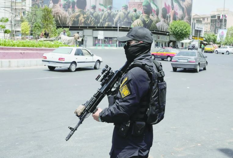 مقتل عنصرين من الحرس الثوري في هجوم بغرب إيران