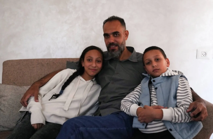 والد الطفل يوسف "أبو شعر كيرلي" خرج من الأسر ليُصدم بوفاة عائلته في غارة إسرائيلية