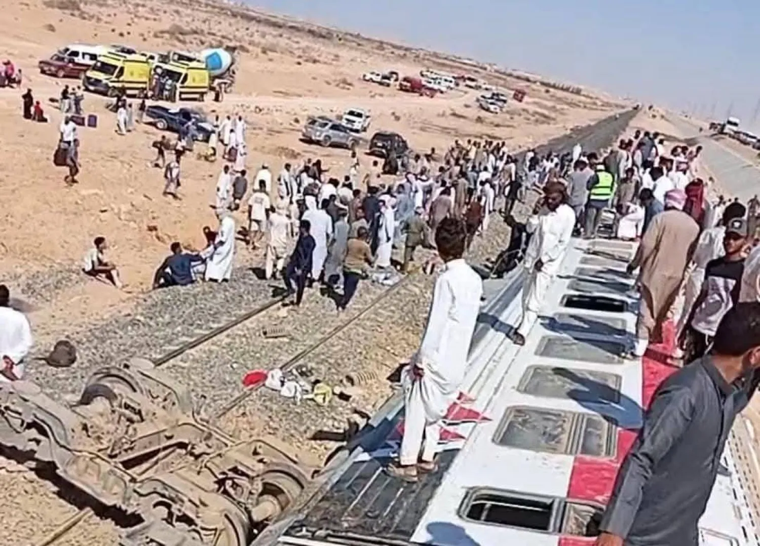 مصر: 3 وفيات و54 مصاباً جراء انقلاب قطار بمحافظة مطروح