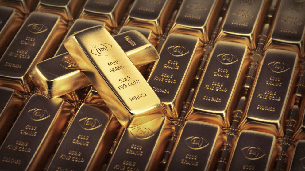 الذهب يرتفع مستفيدا من بيانات أمريكية ضعيفة