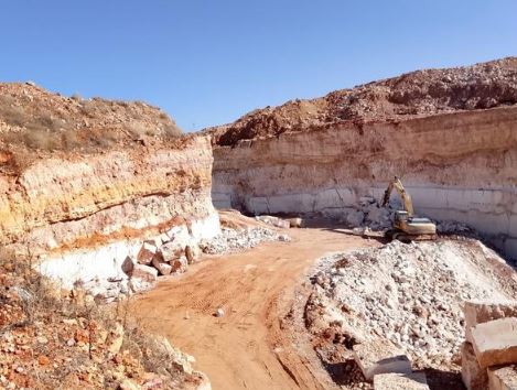 إغلاق 5 مقالع غير مرخصة في كفرنجة