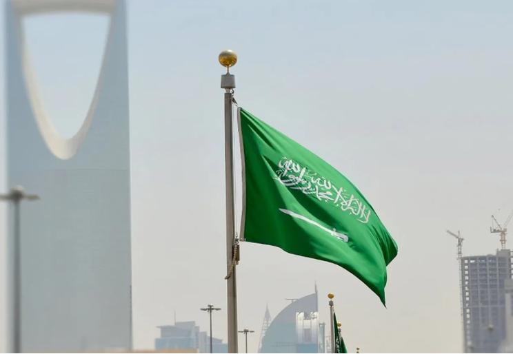 السعودية تعيد إصدار تأشيرات الزيارة العائلية ..  وهذه أهم الشروط