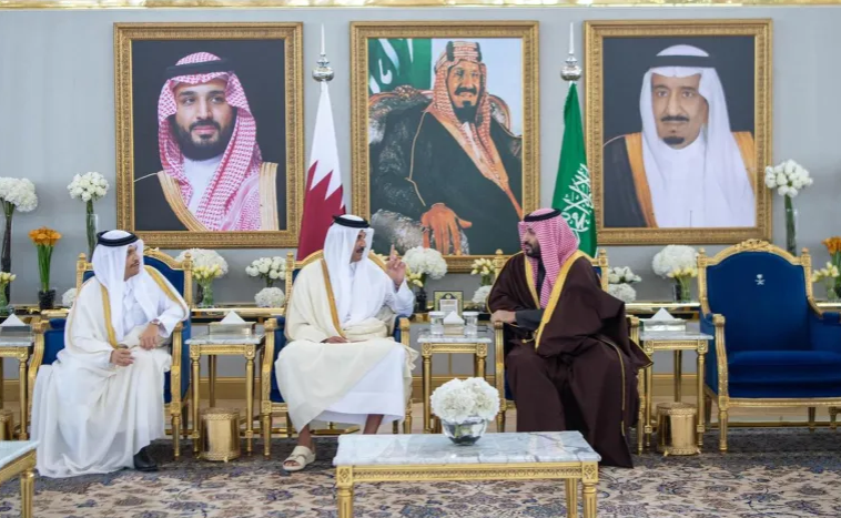 أمير قطر يصل الرياض لترؤس اجتماع مجلس التنسيق المشترك