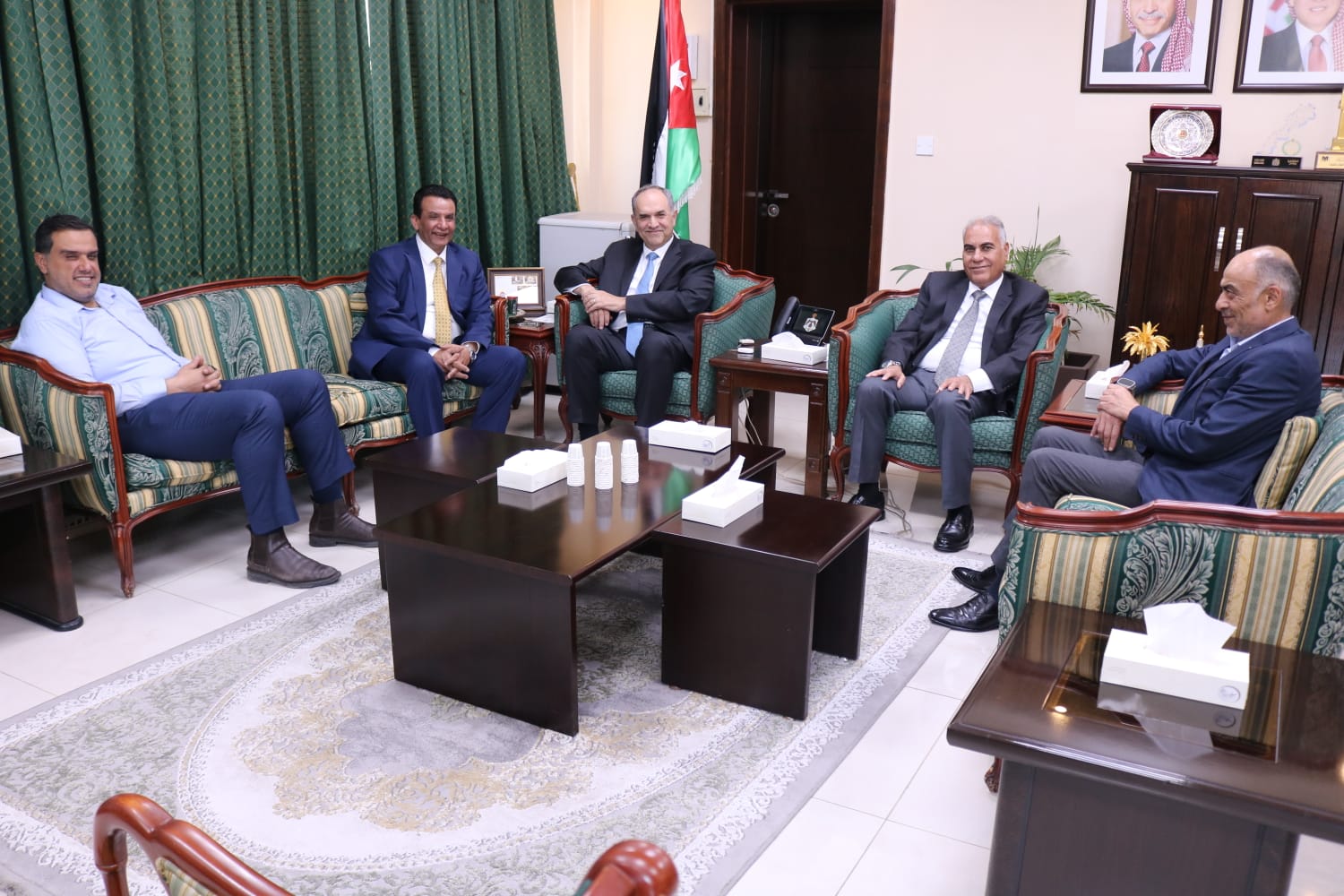 وزير العدل يلتقي نائب نقيب المقاولين الأردنيين وعدد من أعضاء مجلس النقابة