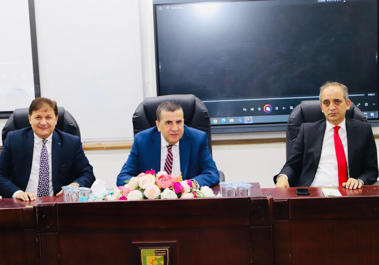 رئيس جامعة البلقاء التطبيقية يفتتح اليوم الوظيفي: تعزيز الشراكة مع سوق العمل وتمكين الشباب في صميم رؤية الجامعة