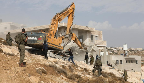 الاحتلال يهدم منشآت سكنية في بلدة سلوان بالقدس المُحتلَّة  