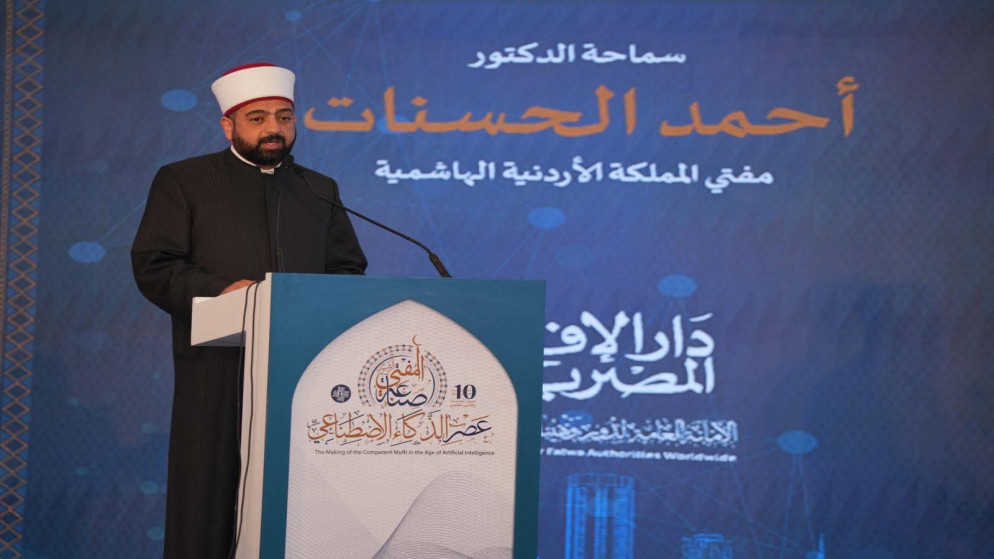 مفتي عام المملكة يحذر من سلبيات الذكاء الاصطناعي في الإفتاء