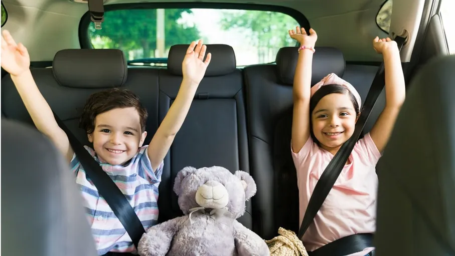 دوام الطلاب وأولياء الأمور في رمضان بنفس التوقيت ..  من يوصل من؟