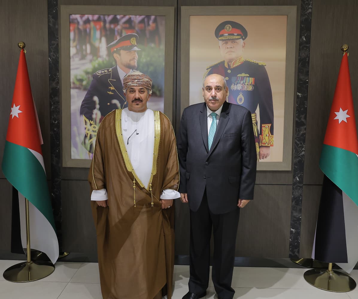 القاضي يلتقي السفير العماني 