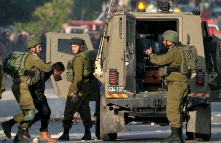 الاحتلال يعتقل شابا من القبيبة شمال غرب القدس