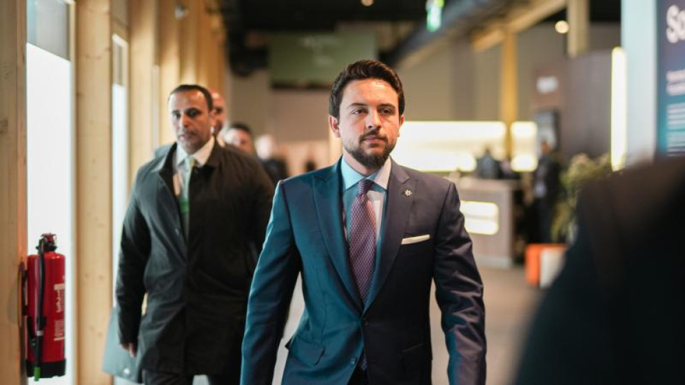 ولي العهد يعزي بوفاة الشيخ حمد بن خليفة آل ثاني
