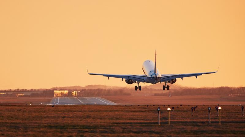 مطار الملكة علياء يستقبل 669,158 مسافرًا خلال شهر نيسان 