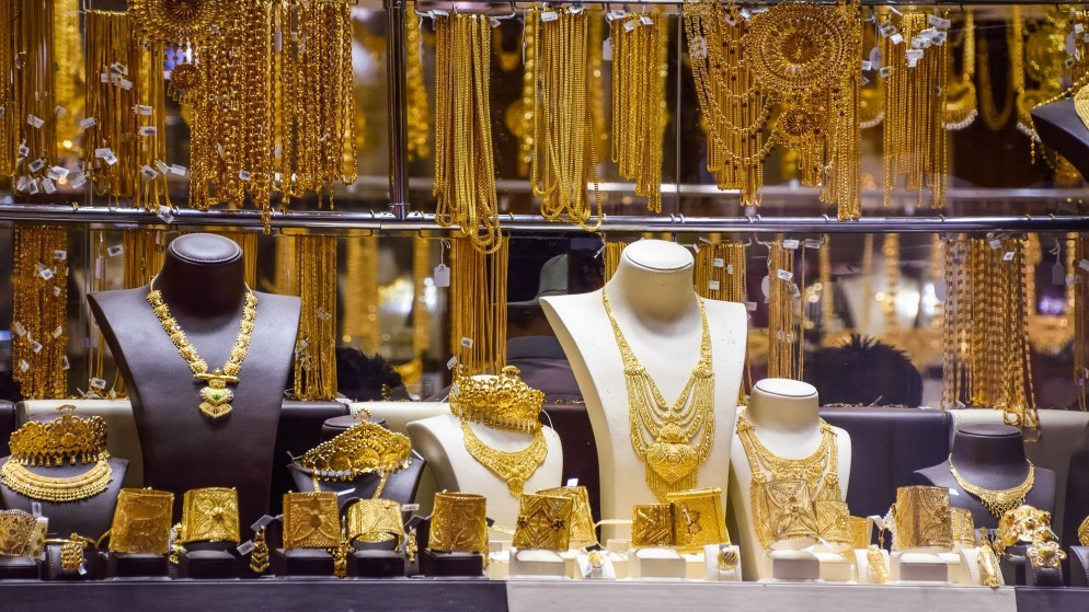 انخفاض أسعار الذهب محليا الاثنين ..  وعيار 21 يصل إلى 88.4 دينارا  