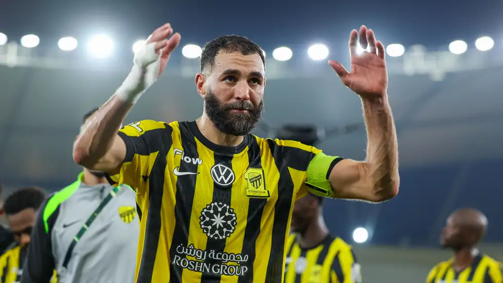 بنزيما يوجه رسالته الأولى لمشجعي الهلال