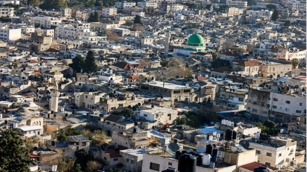 مستوطنون يحرقون مسجدا قيد الإنشاء في قصرة جنوبي نابلس