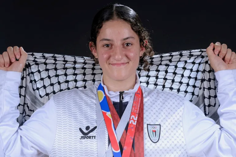 الفلسطينية مريم بشارات تحرز ذهبية بطولة العالم للكاراتيه  