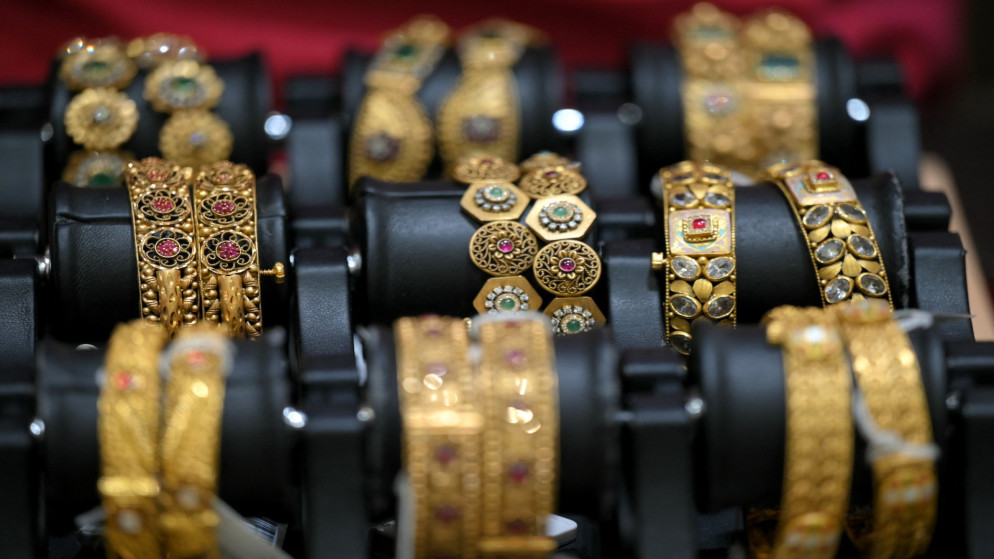 غرام الذهب عيار 21 يسجل 103.20 دينار في السوق المحلية الأربعاء