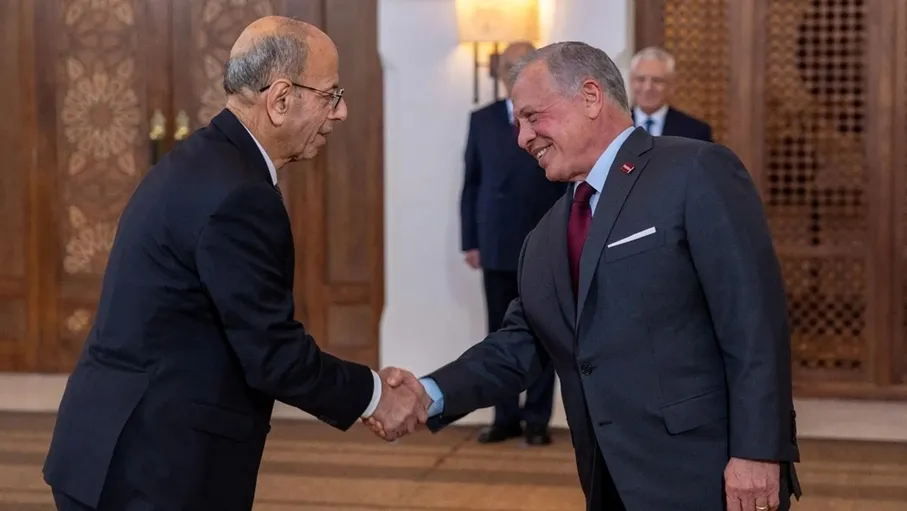 الربيع يؤدي اليمين الدستورية أمام الملك عضوا في المحكمة الدستورية