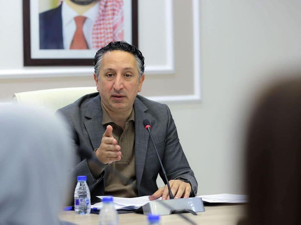 أبو رمان يطالب الحكومة بالامتثال لقرار هيئة مكافحة الفساد بخصوص عطاء النقل (وثائق)