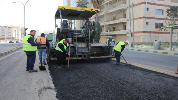 أمانة عمان تبدأ أعمال تعبيد ليلية مساء اليوم
