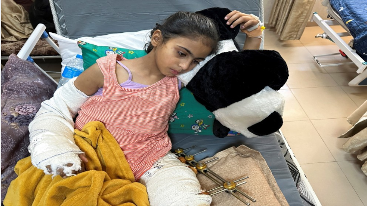 مستشفى شهداء الأقصى في غزة يقترب من توقف خدماته