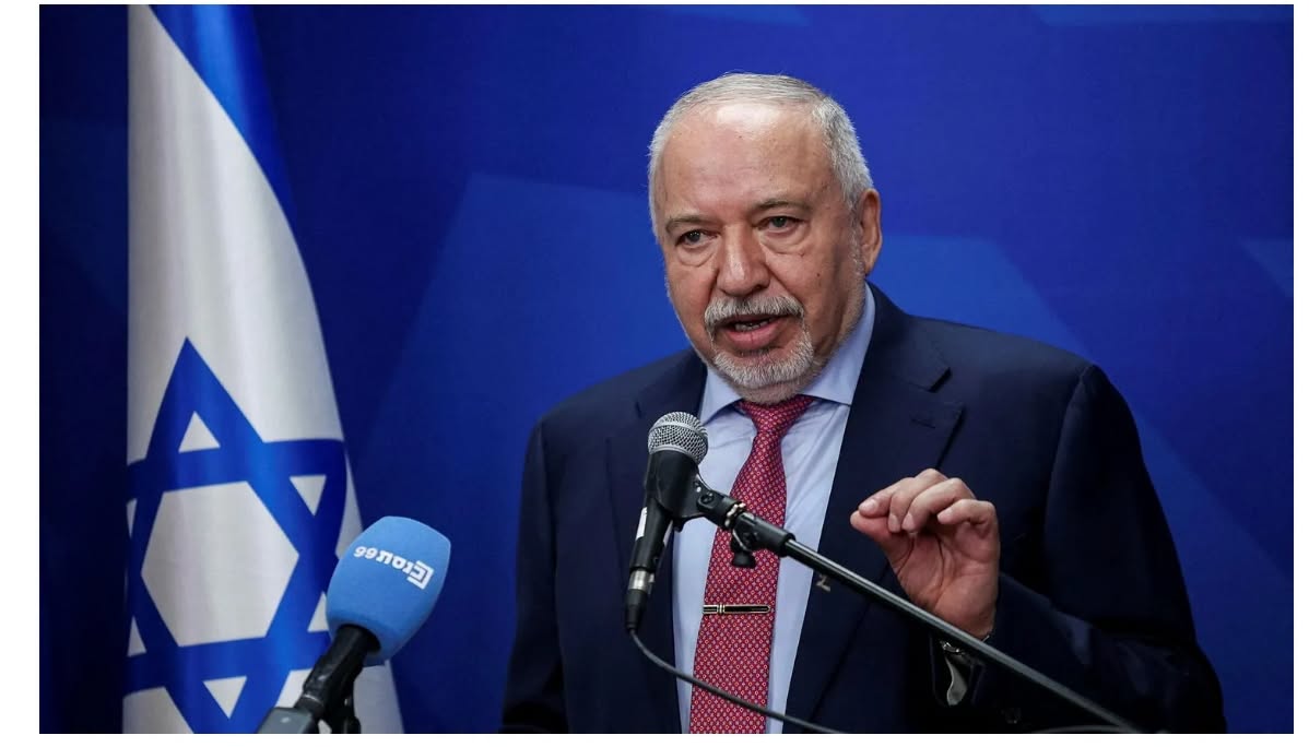 ليبرمان: السلطة الفلسطينية مفلسة ويجب على الأردن السيطرة على المنطقتين أ و ب في الضفة الغربية