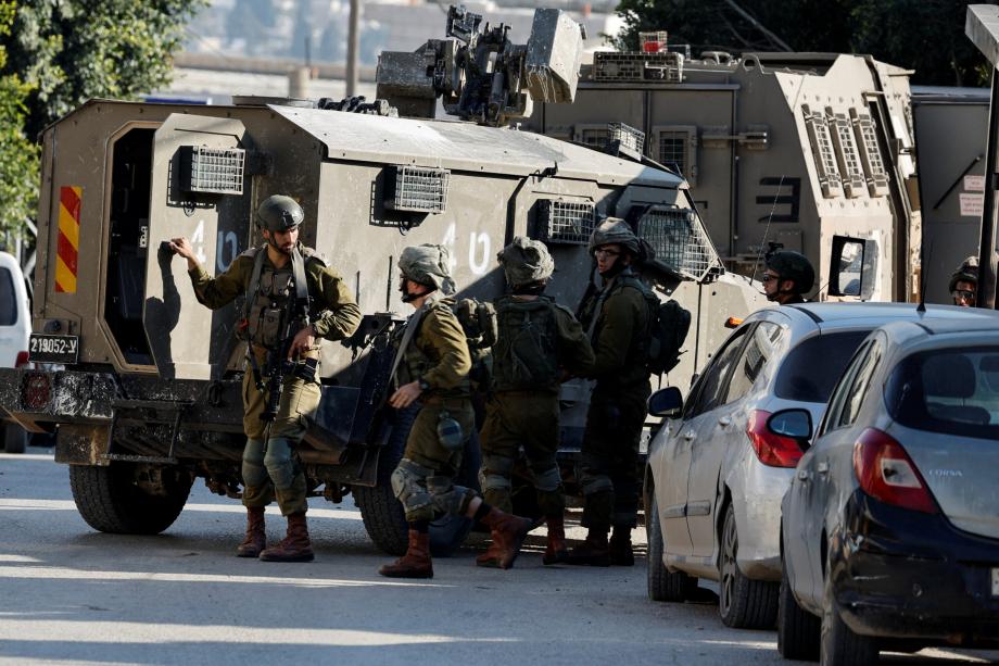 الاحتلال يواصل حملة الاعتقالات بالضفة والقدس 
