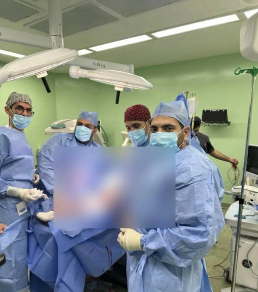 إنجاز طبي جديد في مستشفيات البشير: إعادة توصيل ذراع مبتورة لطفلة تبلغ 14 عاماً