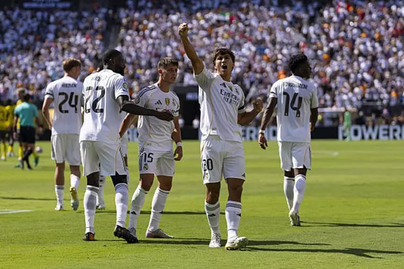 ريال مدريد يصارع الزمن لتأجيل لقاء أوساسونا