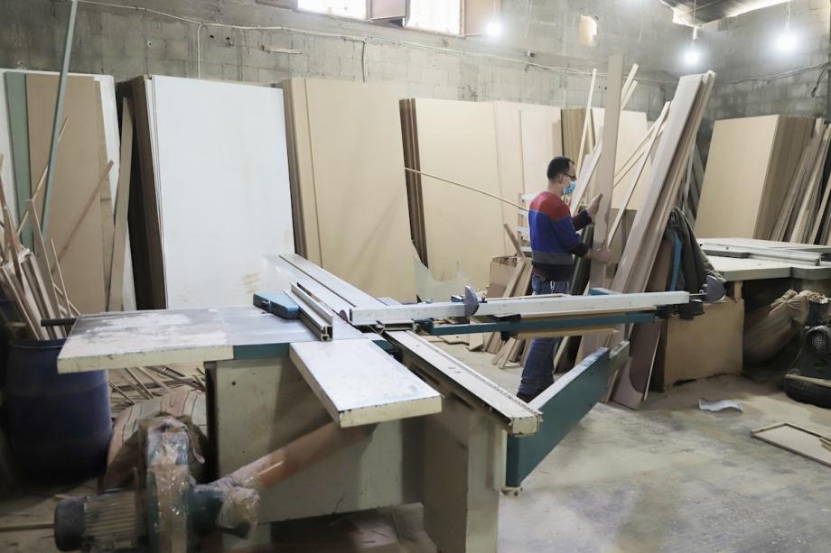 ​​​​​​​شلل الإنتاج وارتفاع الأسعار يثقل كاهل المواطنين  