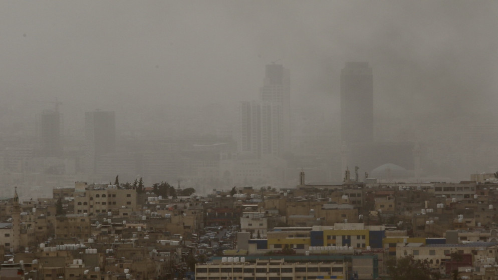 "مركز الأزمات" يجدد التحذيرات بشأن حالة الطقس
