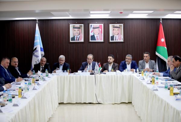 اللجنة العليا للتأهيل والاعتماد المهني تعقد اجتماعها الاول