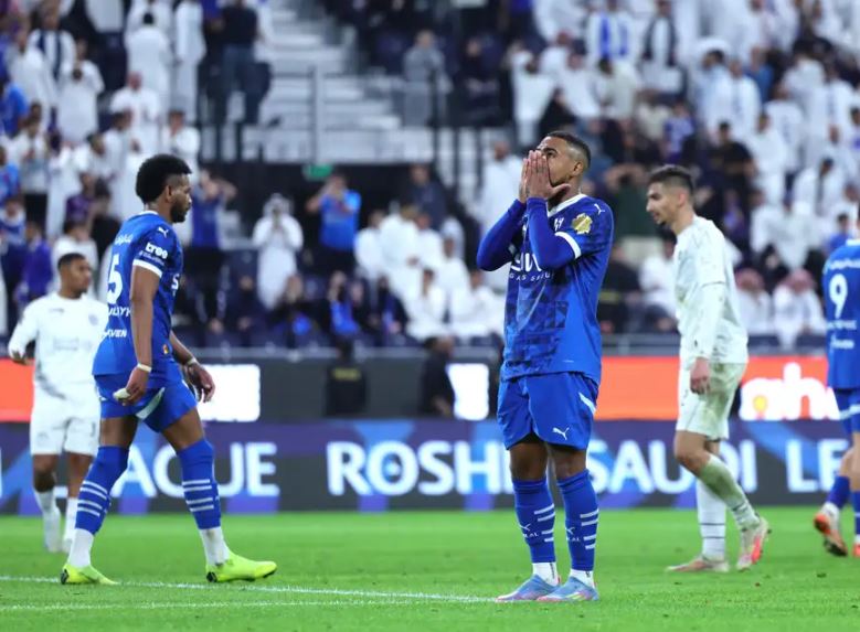 الهلال يعلن إصابة نجمه قبل مباراة ريال مدريد