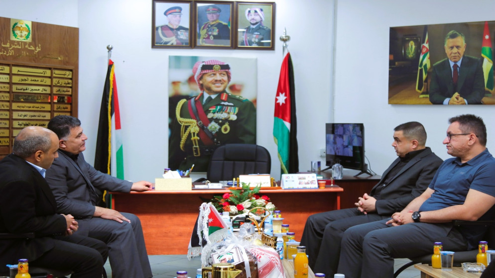 محافظ نابلس يشيد بدور المستشفى الميداني الأردني بتقديم الخدمات الطبية