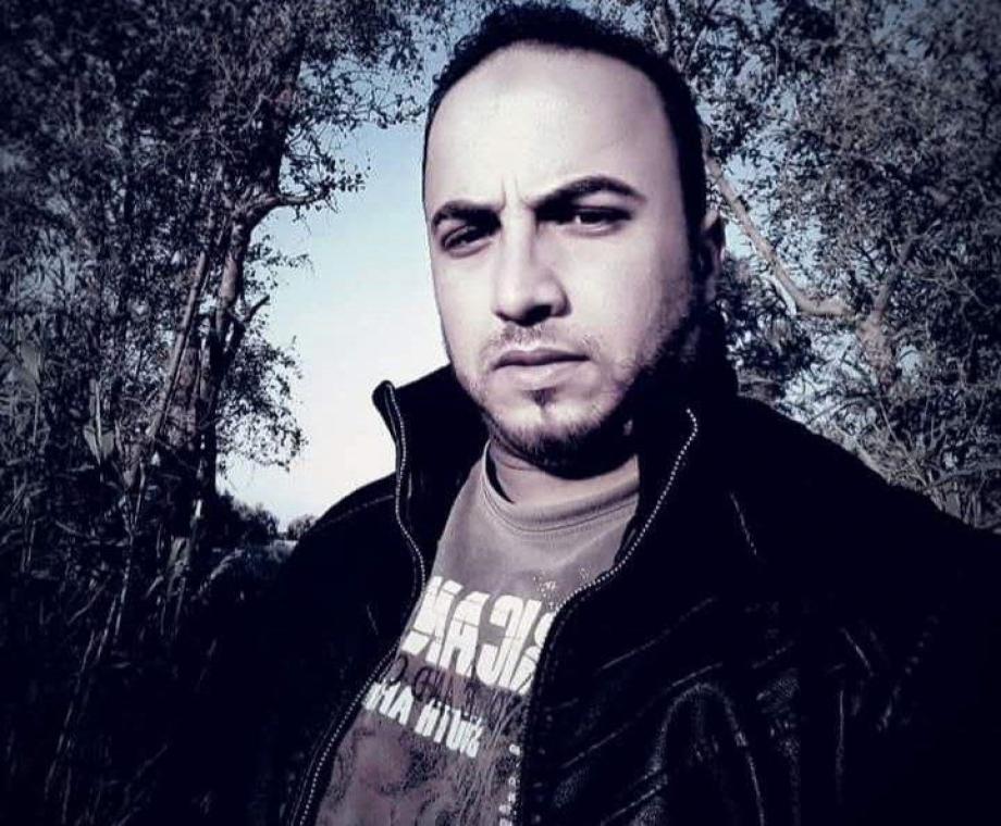 أب لطفلين على سرير الانتكاسة ..  "قديح" رهين إغلاق المعابر  