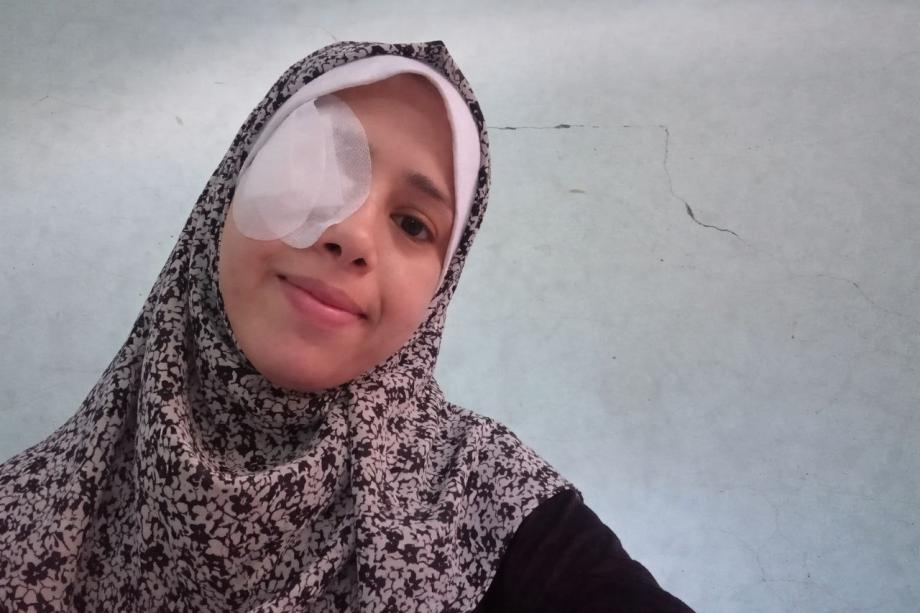 "المجاعة" أفقدت الشابة عياد عينها… ونقص العلاج يهدد بفقدان بصرها 
