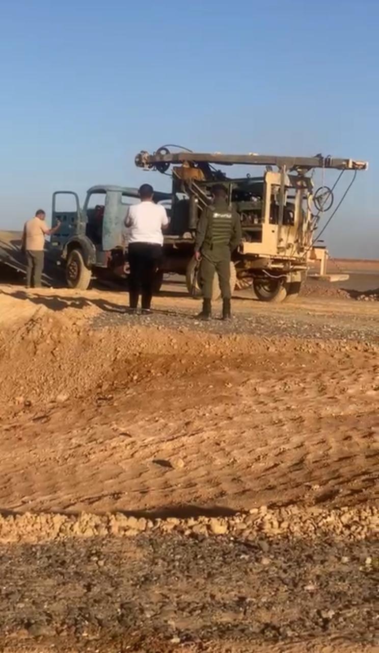 ضبط وردم بئر وحفارة مخالفة في الجفر وحجزها  