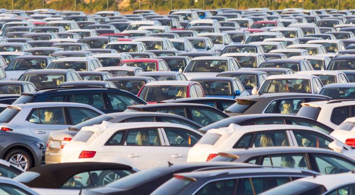 شو بدنا نشتغل بعد 11/1 ..  تجار السيارات: قرارات الحكومة أغلقت أبواب السوق