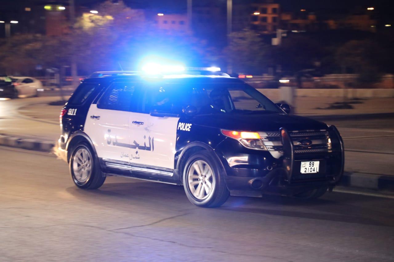 وفاة ثلاثيني بعد تعرضه للضرب داخل صالون حلاقة في الزرقاء