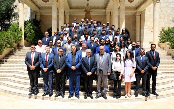العيسوي يلتقي شباب "أبناء الأردن" وسيدات من الأزرق