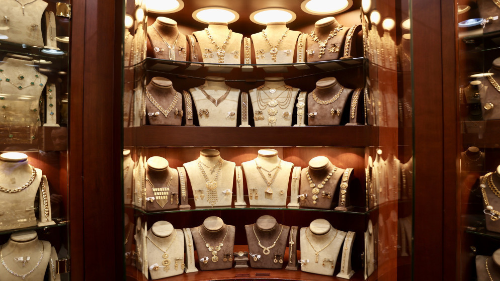 88.2 دينار سعر الذهب عيار 21 في السوق المحلية