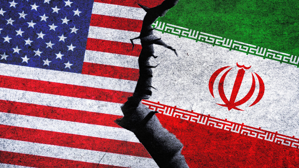 إيران تحذر الولايات المتحدة من أي تدخل في مضيق هرمز